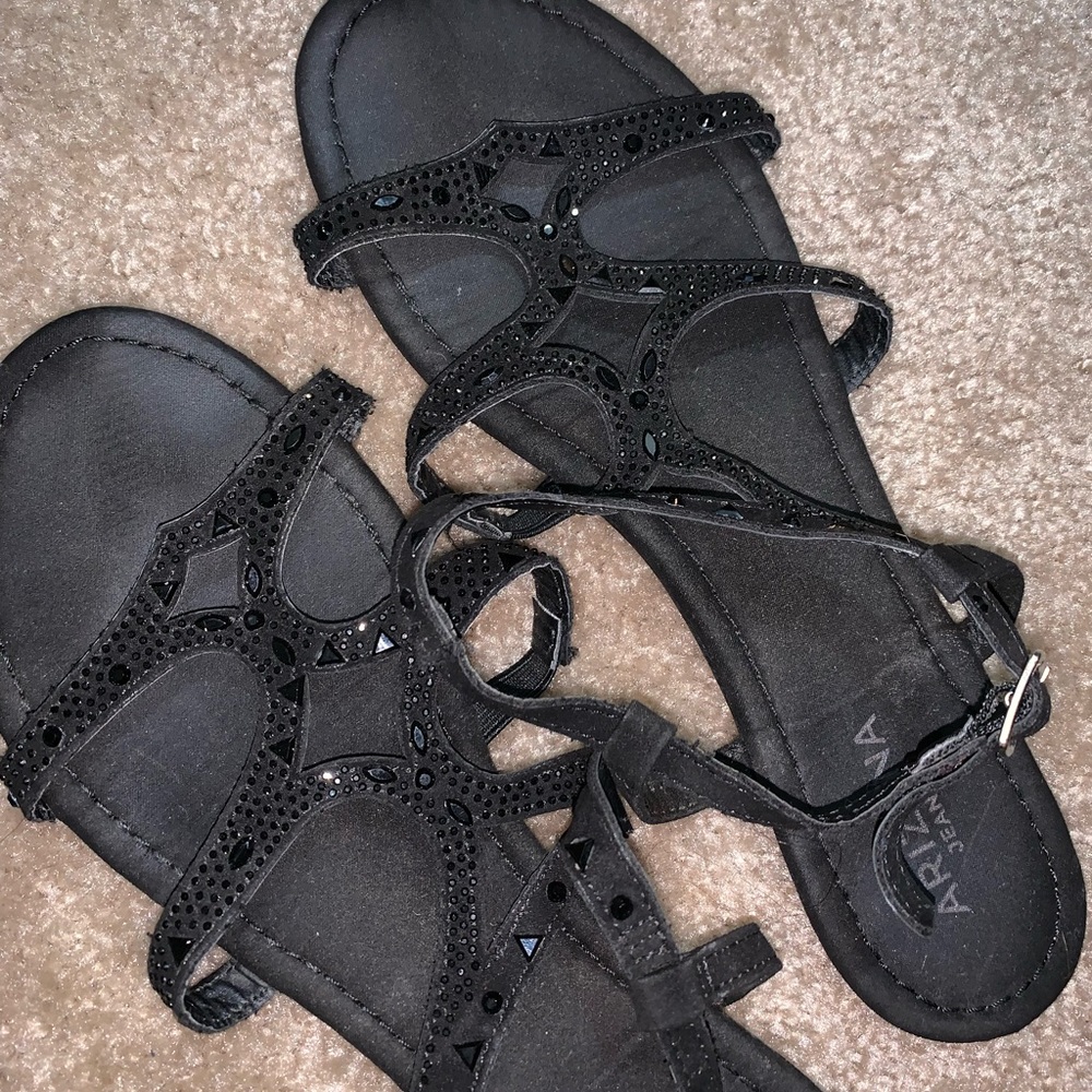 Black woman’s dangles